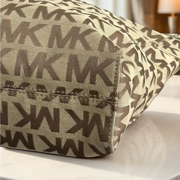 Authentic Michael Kors Signature Tan Pink Tote Bag! - Picture 6 of 14